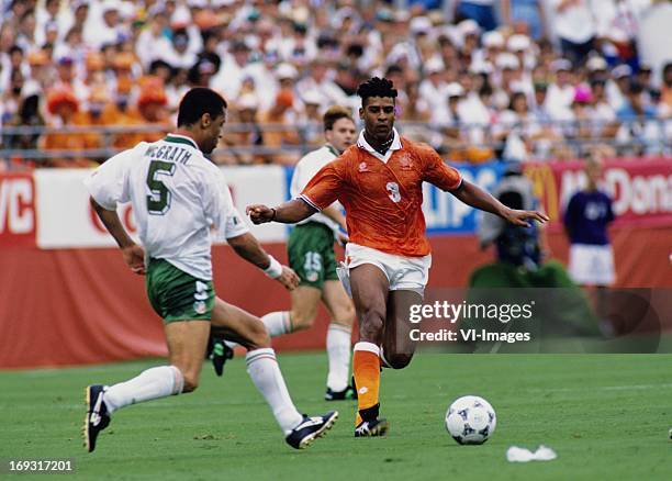 Paul McCrath, Frank Rijkaard during the FIFA World Cup 1994 round of 16 match between Netherlands and Ireland om July 4, 1994 at the Citrus Bowl...