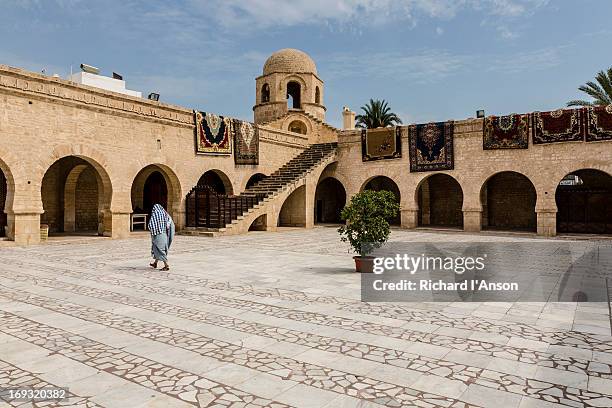 courtyard in the great mosque - tunisia mosque stock pictures, royalty-free photos & images