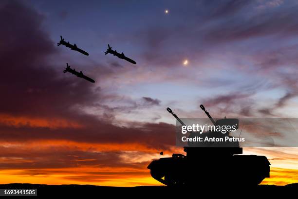 self-propelled anti-aircraft gun and cruise missiles - sam stock pictures, royalty-free photos & images