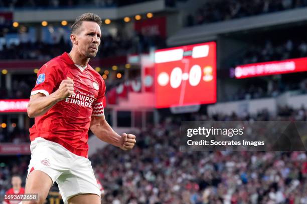 Luuk de Jong of PSV celebrates 1-0 during the Dutch Eredivisie match between PSV v Go Ahead Eagles at the Philips Stadium on September 27, 2023 in...