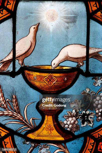 Saint-Corentin cathedral, Quimper Eucharist doves