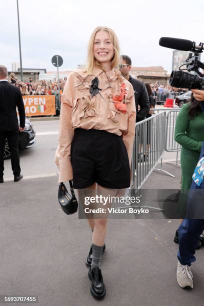 Hunter Schafer attends the Prada fashion show during the Milan Fashion Week Womenswear Spring/Summer 2024 on September 21, 2023 in Milan, Italy.