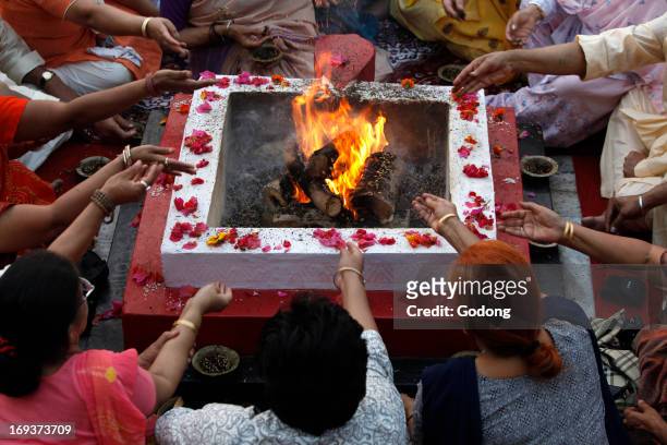 31 Havan Kund Photos and Premium High Res Pictures - Getty Images