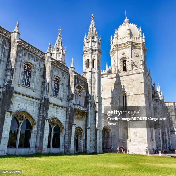 mosteiro dos jeronimos, 16th century monastery, belem, belem, lisbon, portugal - abadia mosteiro fotografías e imágenes de stock