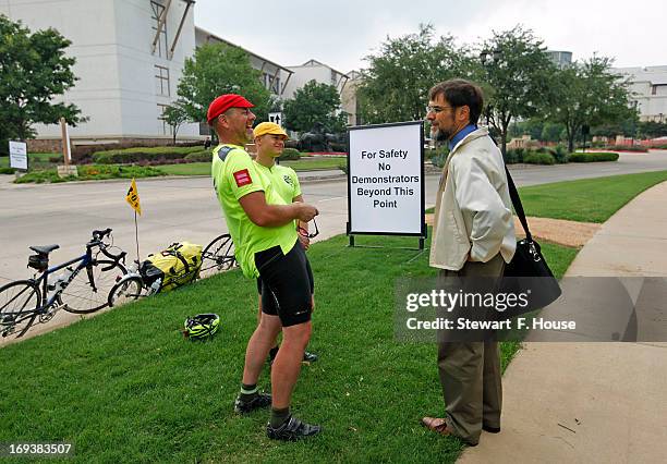 Dave McGrath of Ammon, Idaho and his son Joe talk with David Ginsborg of San Jose, California, a member of the Boy Scouts Council Board for Silicon...