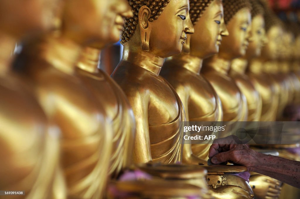 TOPSHOT-MALAYSIA-RELIGION-VESAK