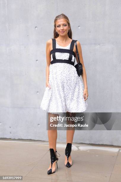 Zoë Pastelle attends the Emporio Armani fashion show during the Milan Fashion Week Womenswear Spring/Summer 2024 on September 21, 2023 in Milan,...