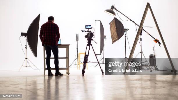 film studio - film set crew stock pictures, royalty-free photos & images