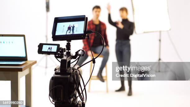 film studio - montagem de filme estúdio de cinema imagens e fotografias de stock