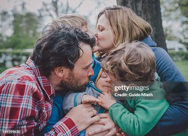 happy family - family with three children foto e immagini stock