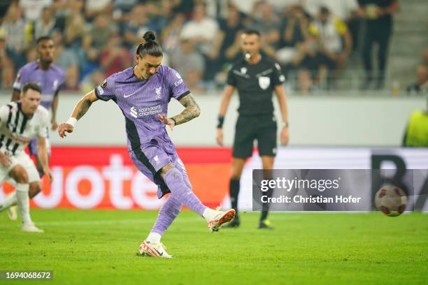 Darwin Nunez of Liverpool scores the team's first goal during the UEFA Europa League 2023/24 group stage match between LASK and Liverpool FC on...