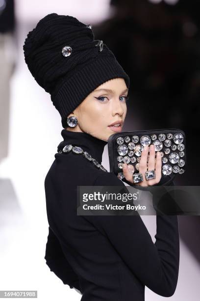 Stella Maxwell walks the runway at the Moschino fashion show during the Milan Fashion Week Womenswear Spring/Summer 2024 on September 21, 2023 in...