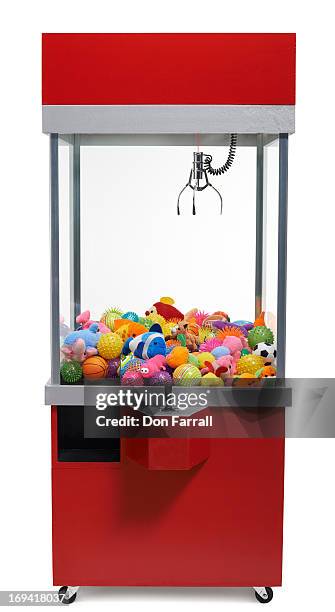 claw machine - claw machine bildbanksfoton och bilder