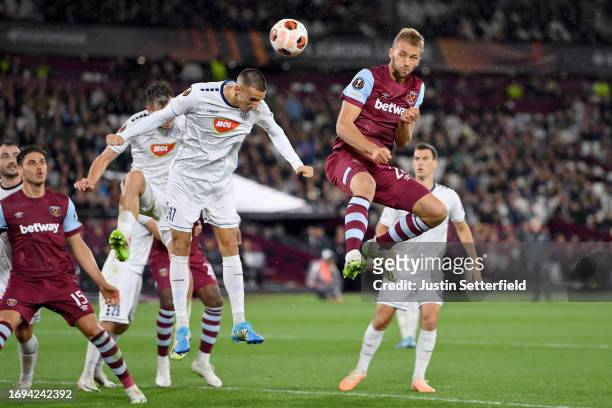 Tomas Soucek of West Ham United scores the team's third goal during the UEFA Europa League 2023/24 group stage match between West Ham United FC and...