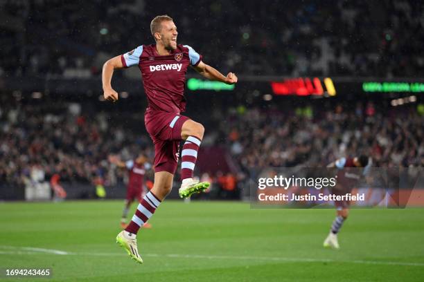 Tomas Soucek of West Ham United celebrates after scoring the team's third goal during the UEFA Europa League 2023/24 group stage match between West...