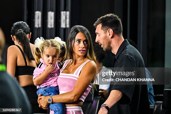 1,087 Leo Messi Wife Stock Photos, High-Res Pictures, and Images - Getty Images