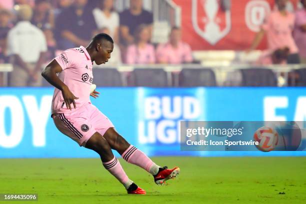 Inter Miami defender Kamal Miller passes the ball during the 2023 Lamar Hunt U.S. Open Final between the Houston Dynamo on September 27, 2023 at DRV...