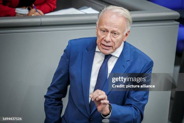 September 2023, Berlin: Jürgen Trittin addresses the members of the Bundestag in plenary session. The topic is the German government's China...