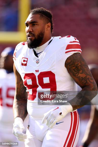 Leonard Williams of the New York Giants warms up prior to the game against the San Francisco 49ers at Levi's Stadium on September 21, 2023 in Santa...