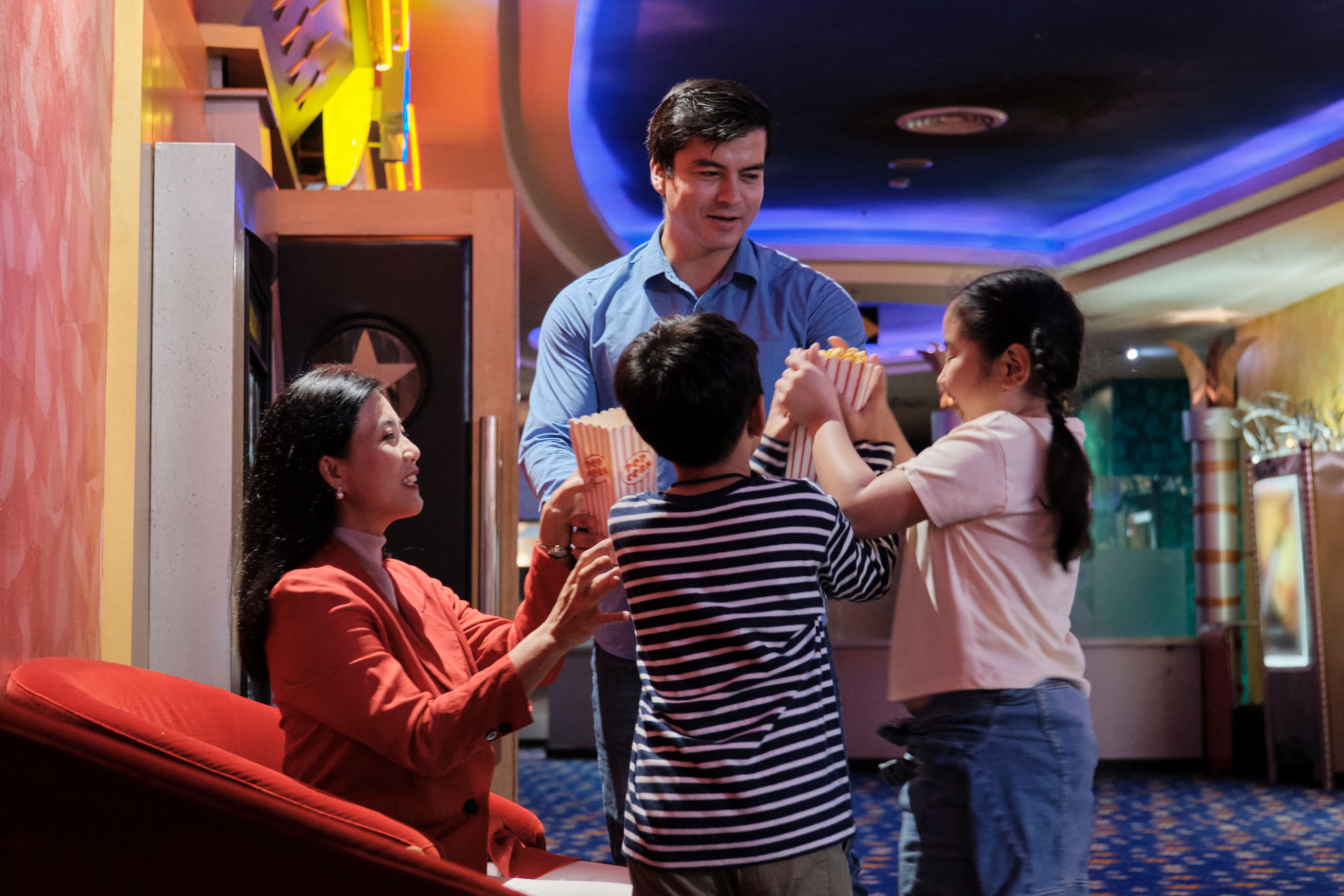 familia en club