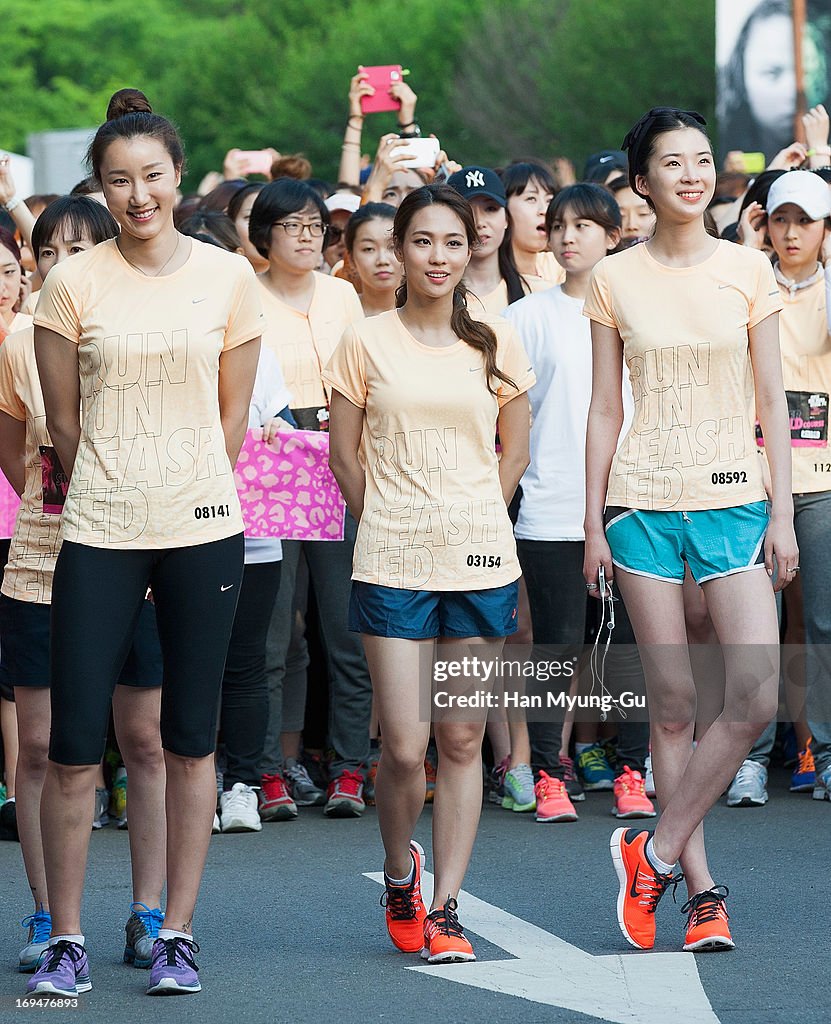 Fei Attends Nike She Runs Seoul 7K