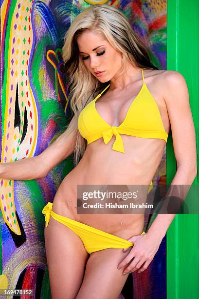 Young Woman Wearing Bikini Bahamas, Foto de stock