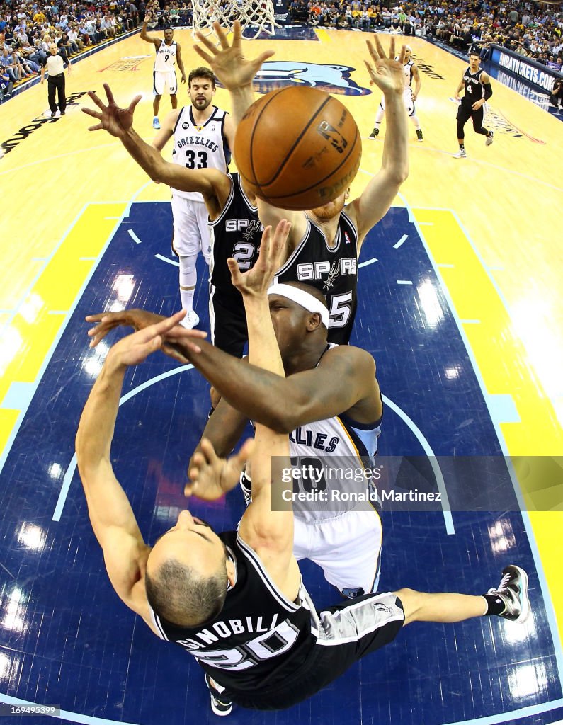 San Antonio Spurs v Memphis Grizzlies - Game Three