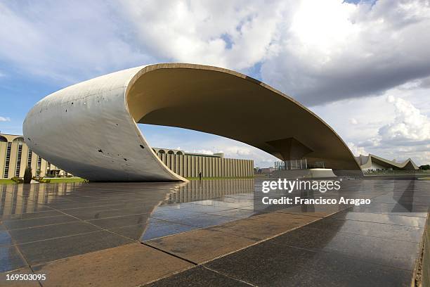 Projeto arquitetônico de Oscar Niemeyer. Inaugurado em 1973, é formado por um palanque cuja cobertura em forma de concha propicia um efeito acústico...