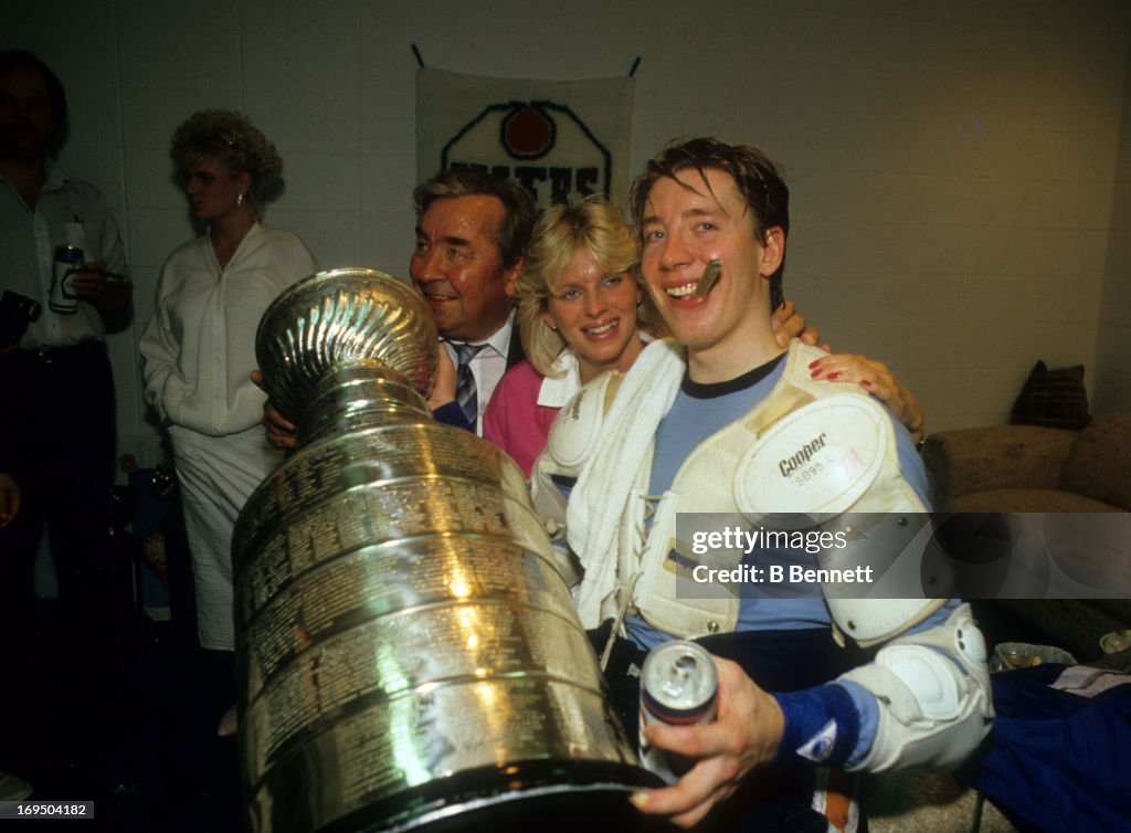 1985 Stanley Cup Finals - Game 5:  Philadelphia Flyers v Edmonton Oilers