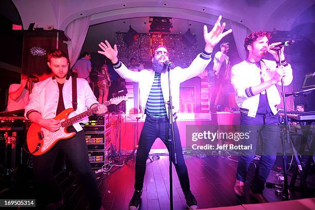 Sebu Singer 27 Ryan Merwin Stock Photos, High-Res Pictures, and Images - Getty Images