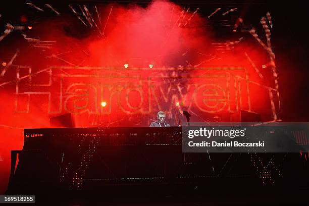 Hardwell performs during 2013 Electric Daisy Carnival Chicago at Chicagoland Speedway on May 25, 2013 in Joliet City.