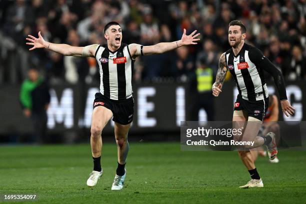 Brayden Maynard and Jeremy Howe of the Magpies celebrate victory during the AFL First Preliminary Final match between Collingwood Magpies and Greater...