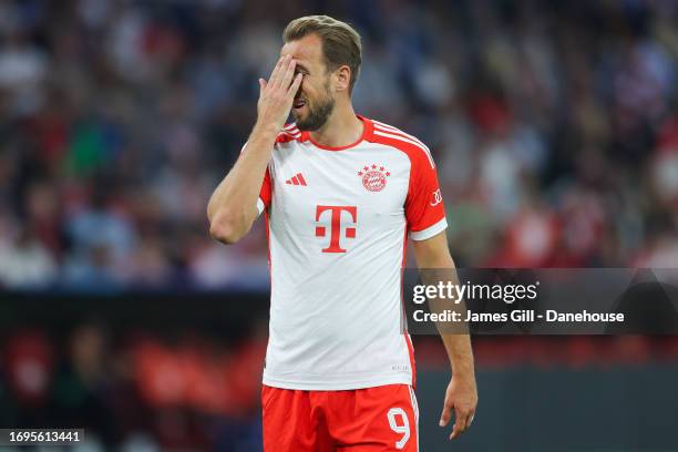 Harry Kane of Bayern Munich looks dejected during the UEFA Champions League match between FC Bayern München and Manchester United at Allianz Arena on...