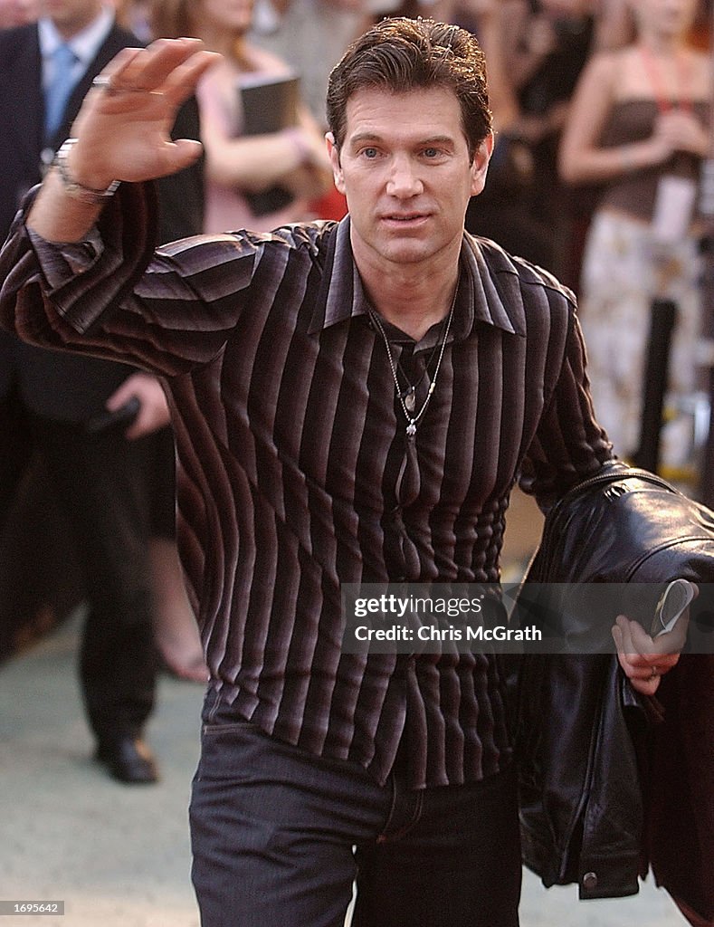 Isaoc Singer Singer Chris Isaac arrives at the Australian premiere of The Lord of ...