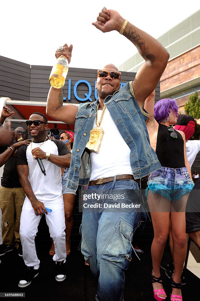 Flo Rida Treats Fans To A Memorial Day Performance At Liquid Pool Lounge At ARIA