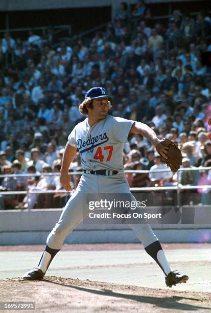 Andy Messersmith of the Los Angeles Dodgers pitches during an Major League Baseball game circa 1973. Messersmith played for the Dodgers from 1973-75...