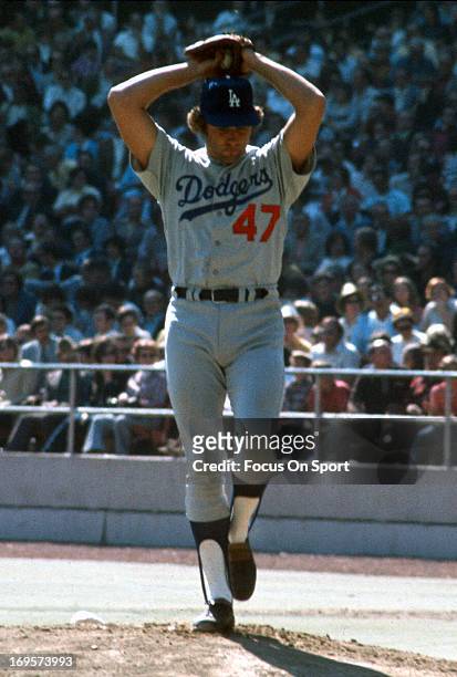 Andy Messersmith of the Los Angeles Dodgers pitches during an Major League Baseball game circa 1973. Messersmith played for the Dodgers from 1973-75...