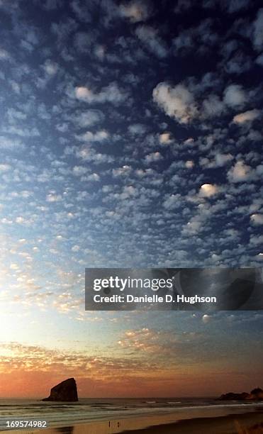 sunset over pacific ocean - tillamook rock light stock pictures, royalty-free photos & images