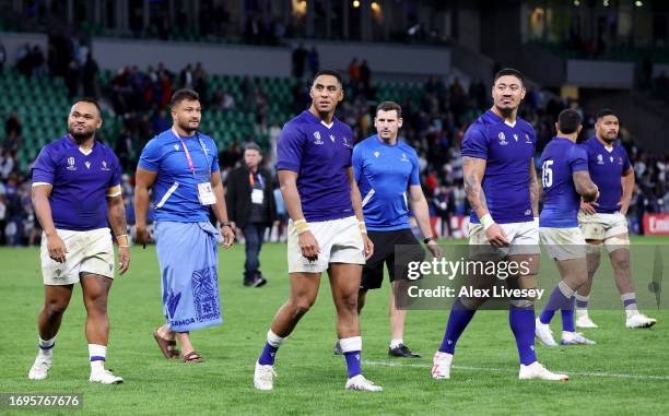 The players of Samoa acknowledge the fans at full-time following the Rugby World Cup France 2023 match between Argentina and Samoa at Stade...