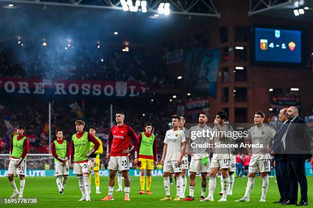 Players of Roma look dejected after the Serie A TIM match between Genoa CFC and AS Roma at Stadio Luigi Ferraris on September 28, 2023 in Genoa,...