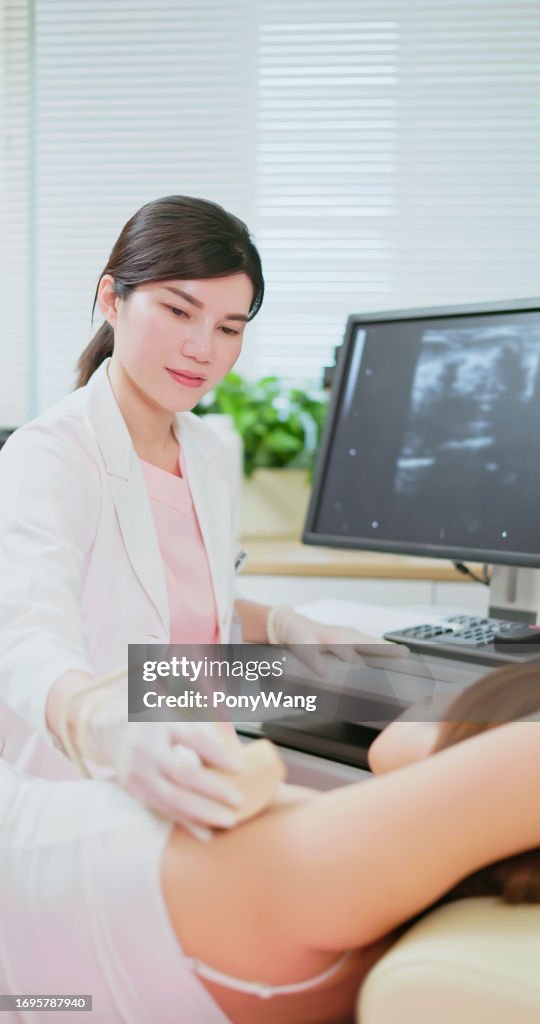 Ultraschalluntersuchung der Lymphe der Frau