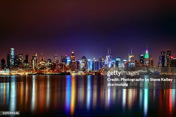 happy holidays from new york city - happy holidays around the world stock pictures, royalty-free photos & images