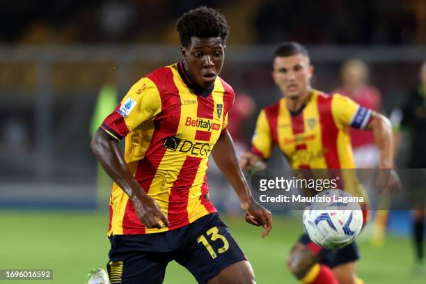 Patrick Dorgu of Lecce in action during the Serie A TIM match between US Lecce and Genoa CFC at Stadio Via del Mare on September 22, 2023 in Lecce,...