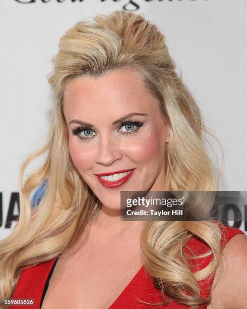 Personality Jenny McCarthy attends the UJA-Federation Of New York Entertainment, Media And Communications Leadership Awards Dinner at Pier Sixty at...