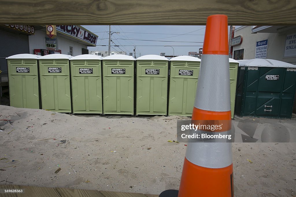 Jersey Shore Tourists Lured by Christie To Find Closed Shops And Reconstruction