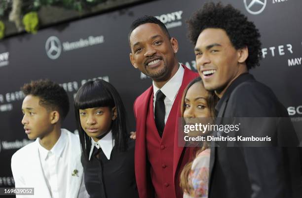 Jaden Smith, Willow Smith, Will Smith, Jada Pinkett Smith and Trey Smith attend the "After Earth" premiere at the Ziegfeld Theater on May 29, 2013 in...