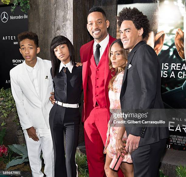 Jaden Smith, Willow Smith, Will Smith, Jada Pinkett Smith and Trey Smith attend the "After Earth" premiere at Ziegfeld Theater on May 29, 2013 in New...