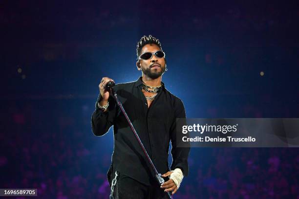 Miguel performs onstage during the 2023 iHeartRadio Music Festival at T-Mobile Arena on September 22, 2023 in Las Vegas, Nevada.