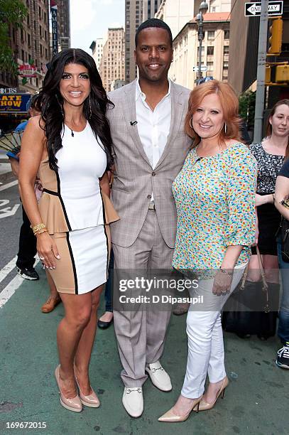 Calloway interviews Teresa Giudice and Caroline Manzo of "Real Housewives of New Jersey" during their visit to "Extra" in Times Square on May 30,...