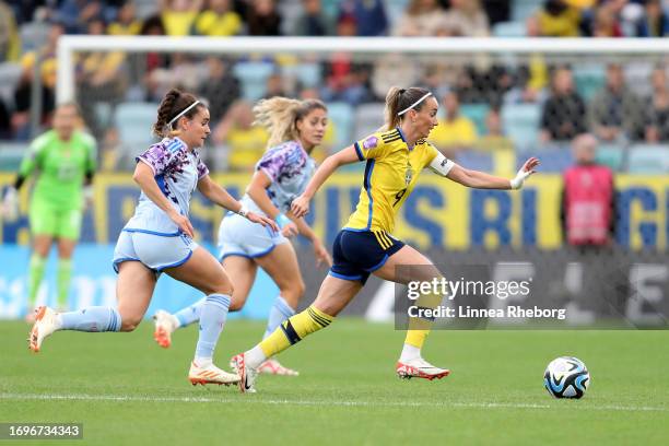 Kosovare Asllani of Sweden battles for possession with Teresa Abelleira of Spain during the UEFA Women's Nations League match between Sweden and...